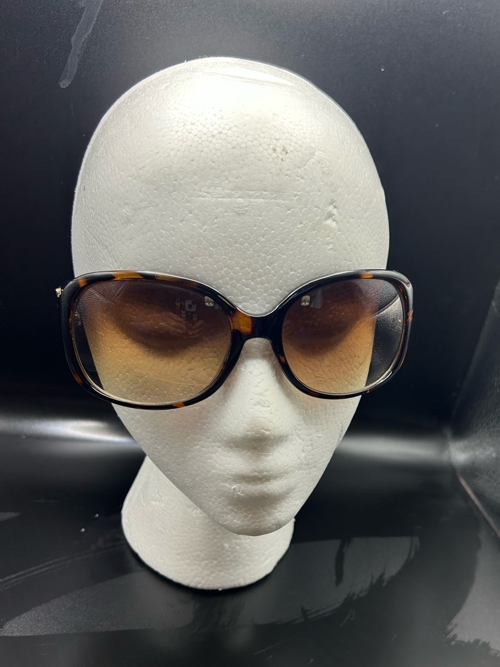 OSCAR DE LA RENTA Mod1247 215 Tortoise Shell Women’s Sunglasses.